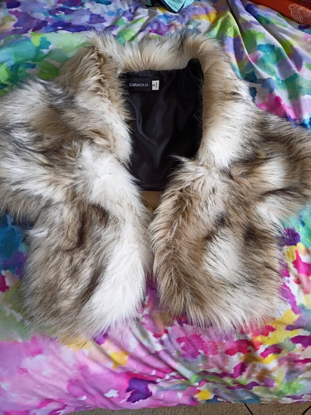 GLAMOROUS! Caracilia Faux Fur Cape with Collar